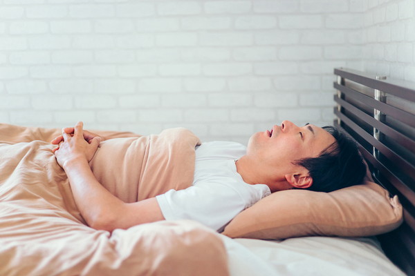 睡眠時無呼吸症候群の男性